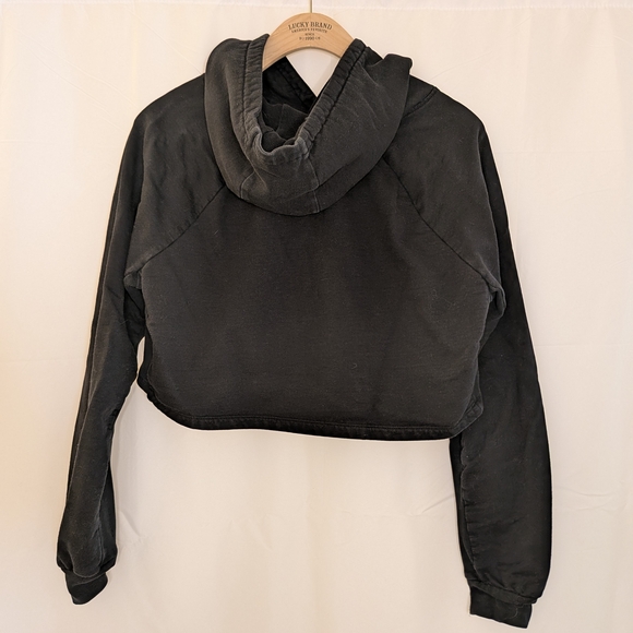 Gymshark Women's Black Cropped Hoodie - Picture 4 of 5